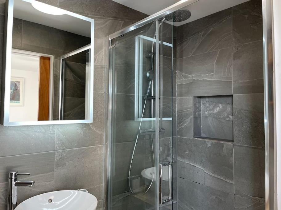 Stunning, Modern And Spacious House - Truro Eksteriør bilde